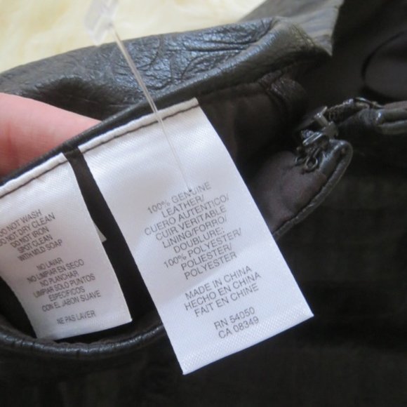 ANNE KLEIN BLACK LEATHER ALLIGATOR PRINT MINI SKIRT 8 - Picture 6 of 7